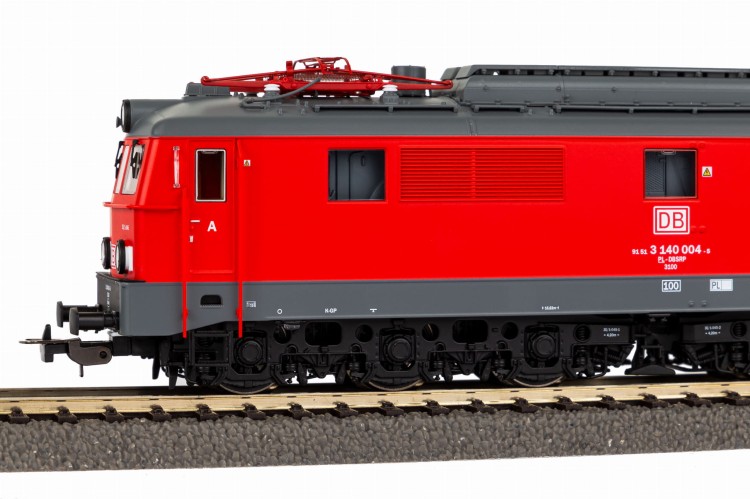 8163
