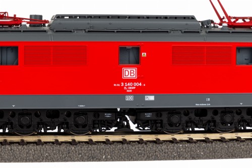8169