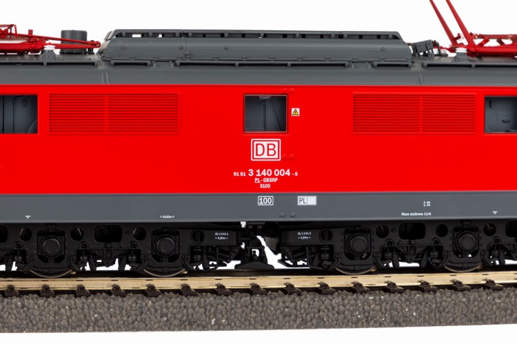 8169