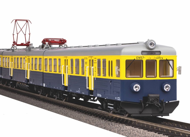 8075