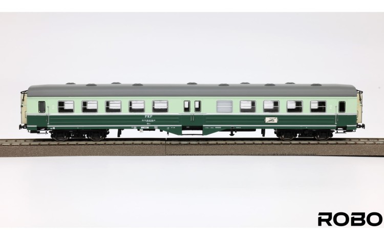 8651